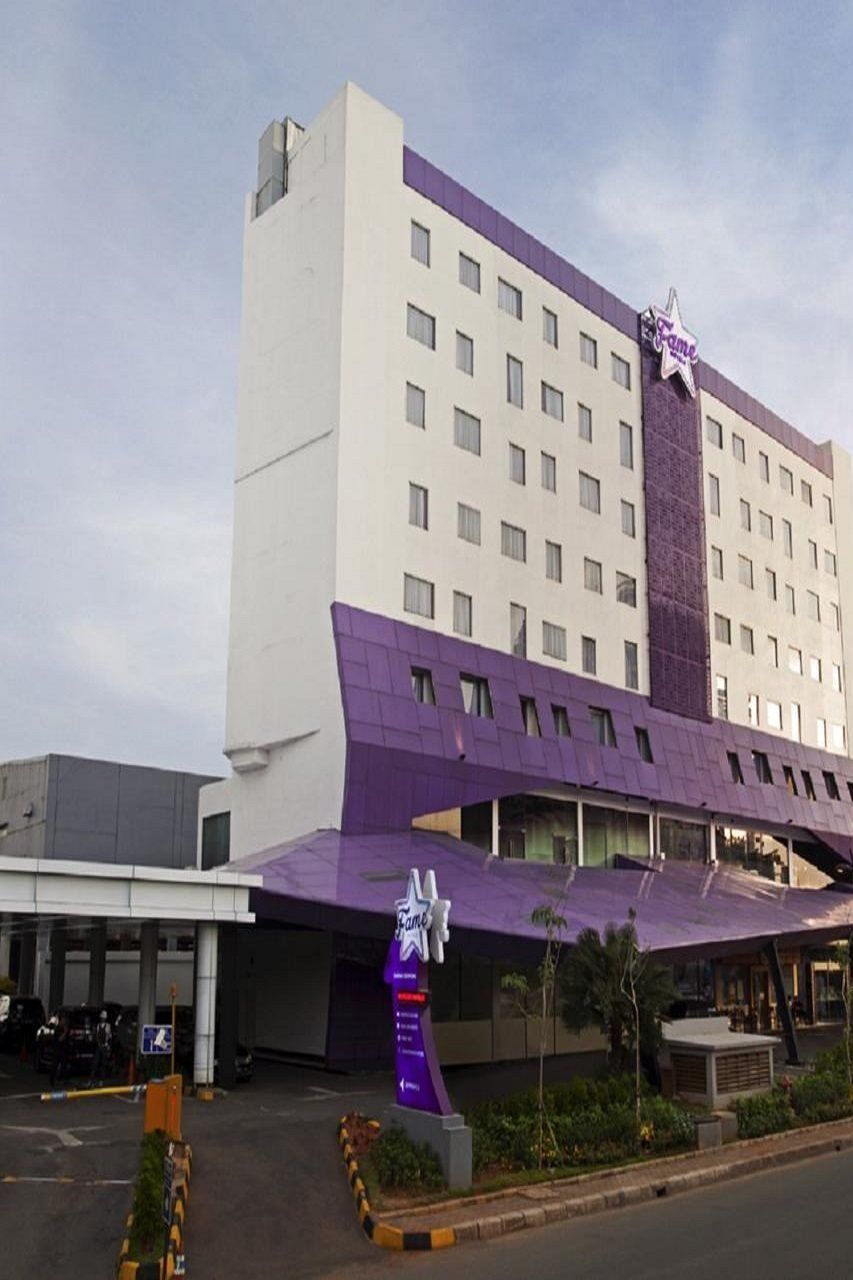 Fame Hotel Gading Serpong Tangerang Exterior foto